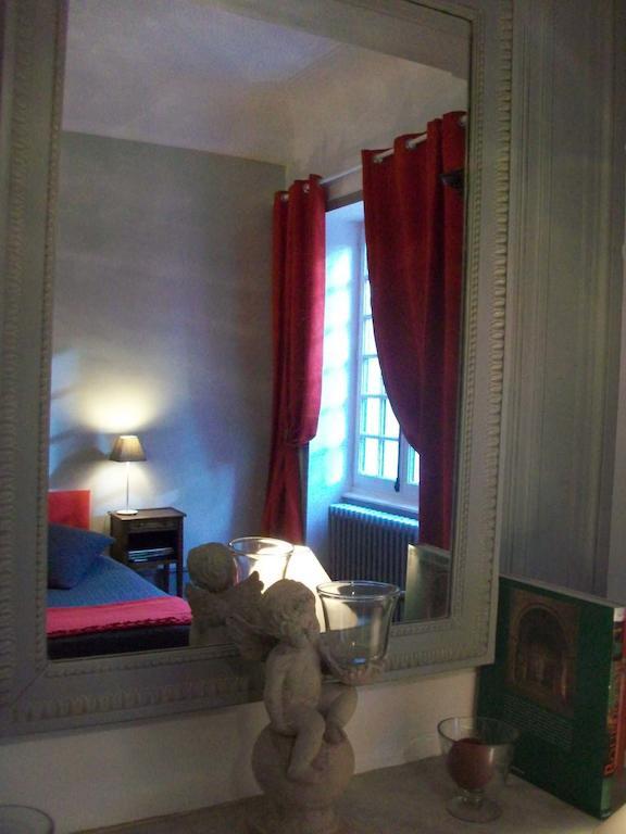 La Maison Des Gardes - Chambres D'Hotes Cluny Room photo