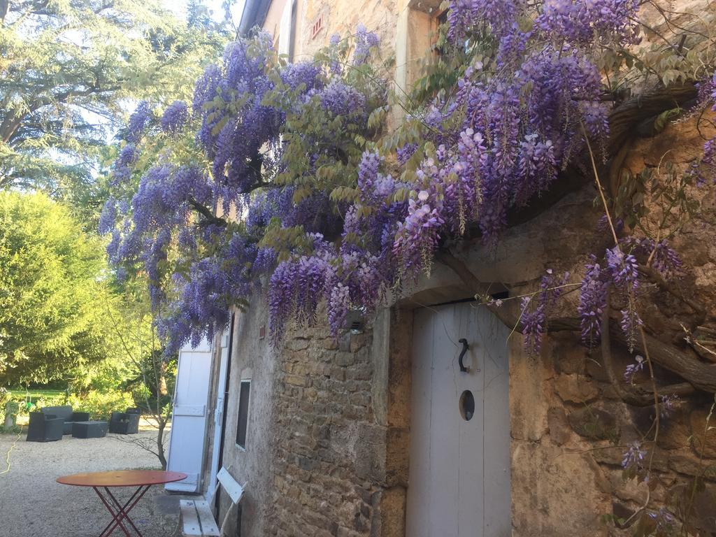 La Maison Des Gardes - Chambres D'Hotes Cluny Exterior photo