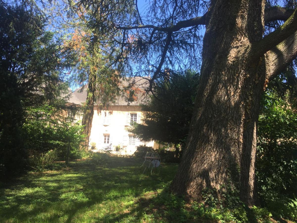 La Maison Des Gardes - Chambres D'Hotes Cluny Exterior photo